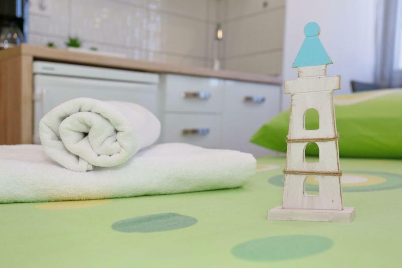 Two New By The Town Center Appartement *