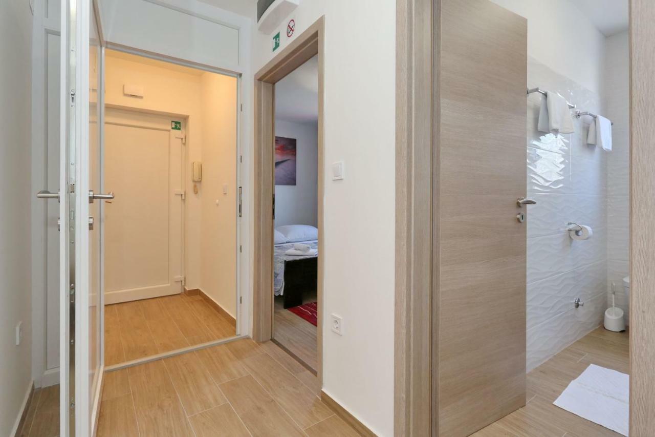 Two New By The Town Center Appartement Zadar